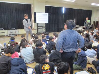 「２０歳でフェラーリに乗りたいです！」　今から努力すれば、きっと乗れますね。